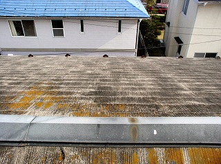 スレート屋根　洗浄前