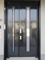 アルミ製玄関ドア　変性無機塗装　クリヤ―仕上げ