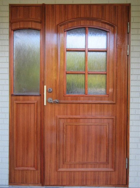 木製玄関ドア　スウェーデンドア（スウェドア）　仕上がり