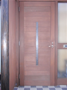再塗装後　AICA（アイカ）木製玄関ドア　施工後