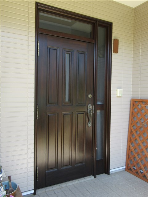 AICA（アイカ）木製玄関ドア）　仕上がり