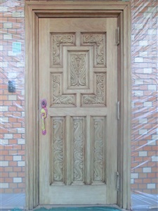 木製彫刻玄関ドア　剥離・研磨