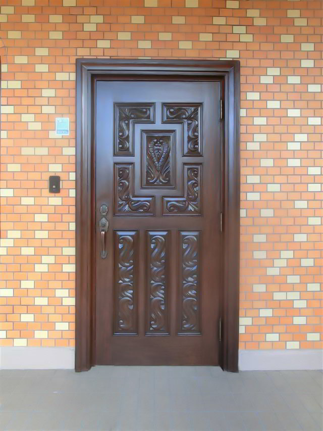木製彫刻ドア　仕上がり