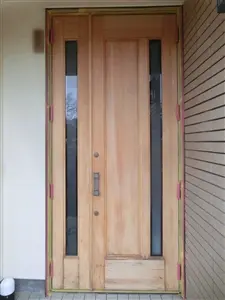剥離・研磨後 木製玄関ドア)