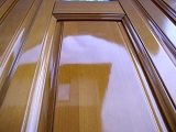 木製玄関ドア　ウレタンクリヤー塗替え　工程数１０回　完了画像